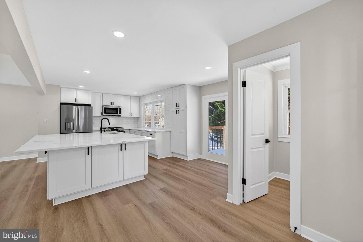 8612 COTTAGE ST SW, VIENNA, Virginia 22180, 4 Bedrooms Bedrooms, ,3 BathroomsBathrooms,Residential,For sale,8612 COTTAGE ST SW,VAFX2285420 MLS # VAFX2285420