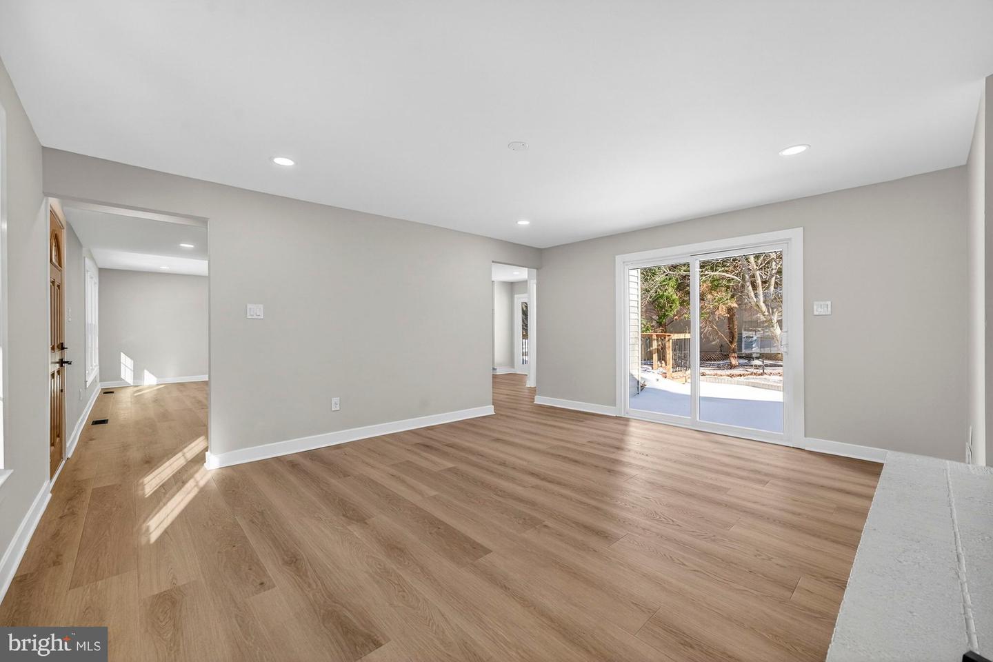 8612 COTTAGE ST SW, VIENNA, Virginia 22180, 4 Bedrooms Bedrooms, ,3 BathroomsBathrooms,Residential,For sale,8612 COTTAGE ST SW,VAFX2285420 MLS # VAFX2285420