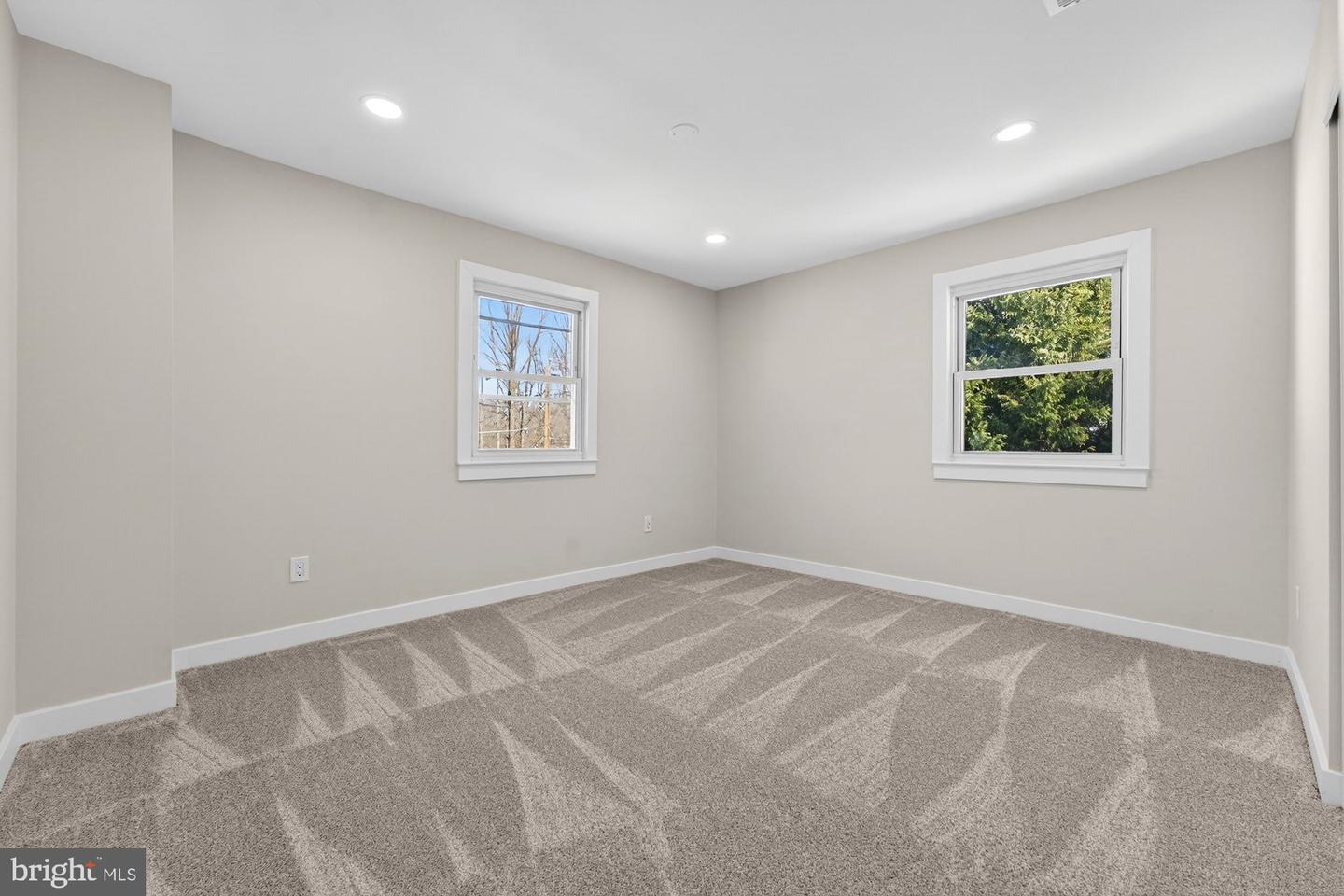 8612 COTTAGE ST SW, VIENNA, Virginia 22180, 4 Bedrooms Bedrooms, ,3 BathroomsBathrooms,Residential,For sale,8612 COTTAGE ST SW,VAFX2285420 MLS # VAFX2285420