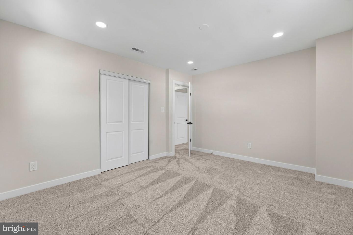 8612 COTTAGE ST SW, VIENNA, Virginia 22180, 4 Bedrooms Bedrooms, ,3 BathroomsBathrooms,Residential,For sale,8612 COTTAGE ST SW,VAFX2285420 MLS # VAFX2285420