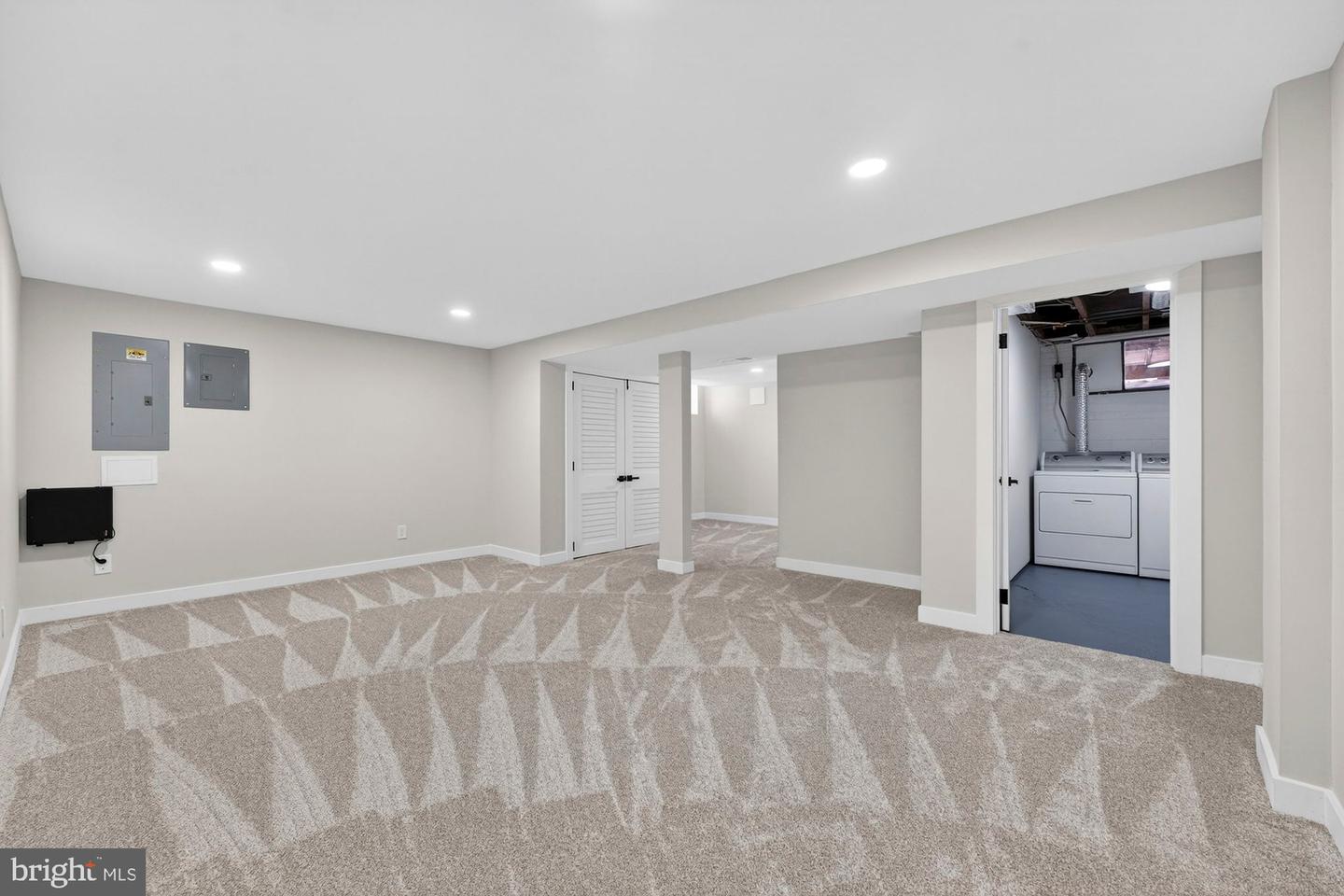 8612 COTTAGE ST SW, VIENNA, Virginia 22180, 4 Bedrooms Bedrooms, ,3 BathroomsBathrooms,Residential,For sale,8612 COTTAGE ST SW,VAFX2285420 MLS # VAFX2285420