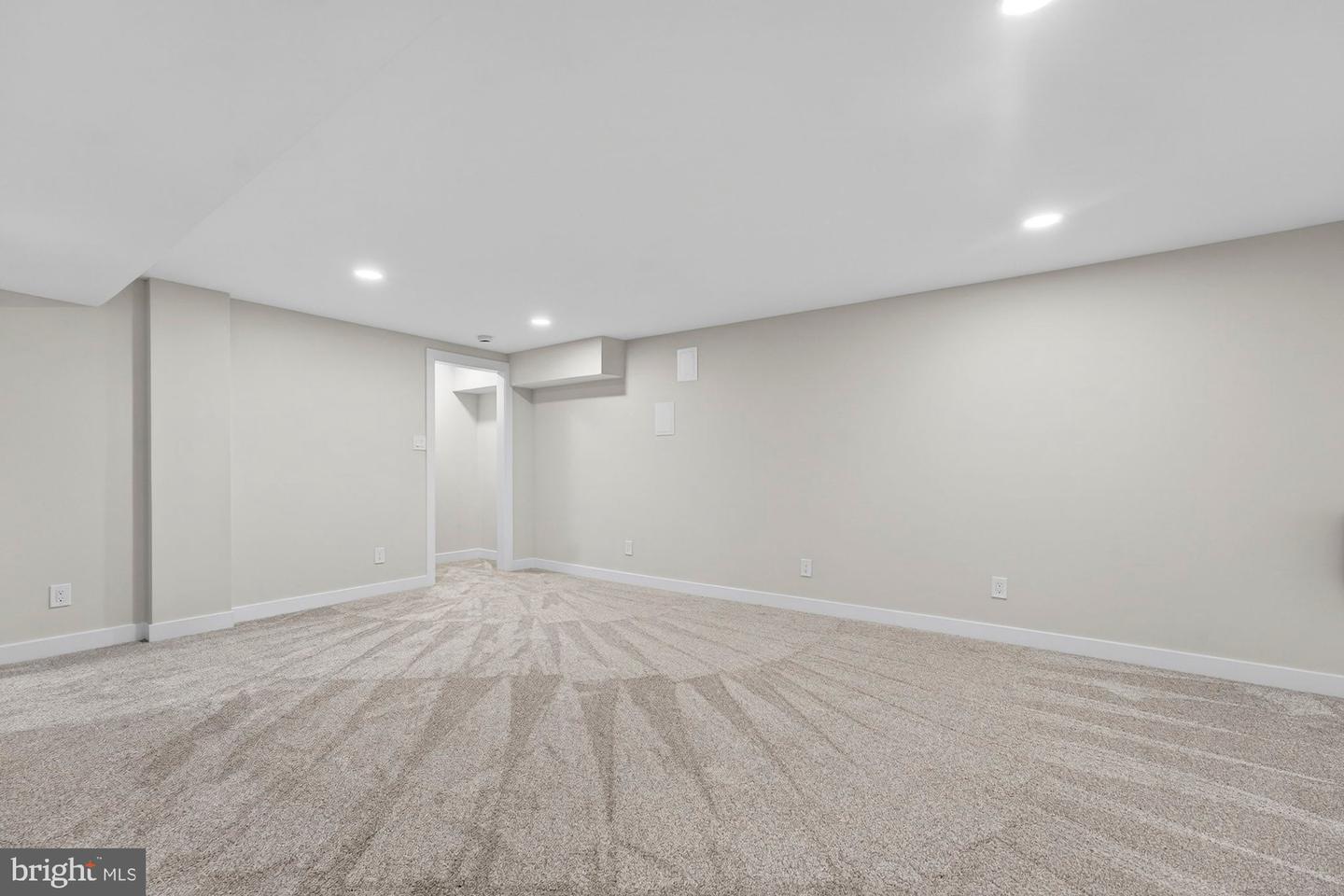 8612 COTTAGE ST SW, VIENNA, Virginia 22180, 4 Bedrooms Bedrooms, ,3 BathroomsBathrooms,Residential,For sale,8612 COTTAGE ST SW,VAFX2285420 MLS # VAFX2285420