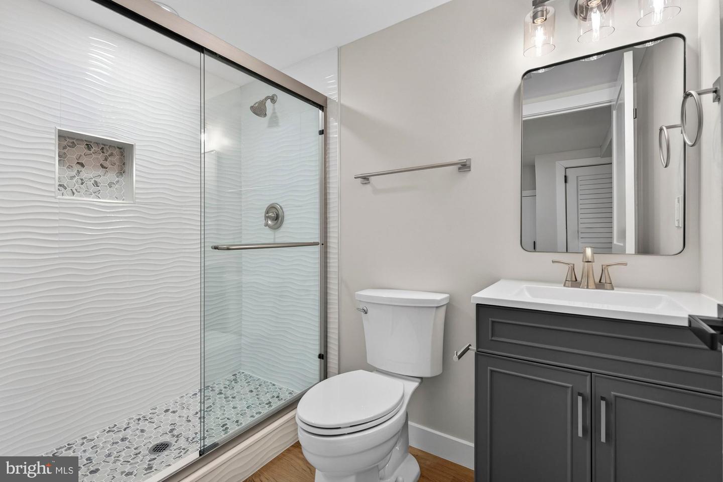 8612 COTTAGE ST SW, VIENNA, Virginia 22180, 4 Bedrooms Bedrooms, ,3 BathroomsBathrooms,Residential,For sale,8612 COTTAGE ST SW,VAFX2285420 MLS # VAFX2285420