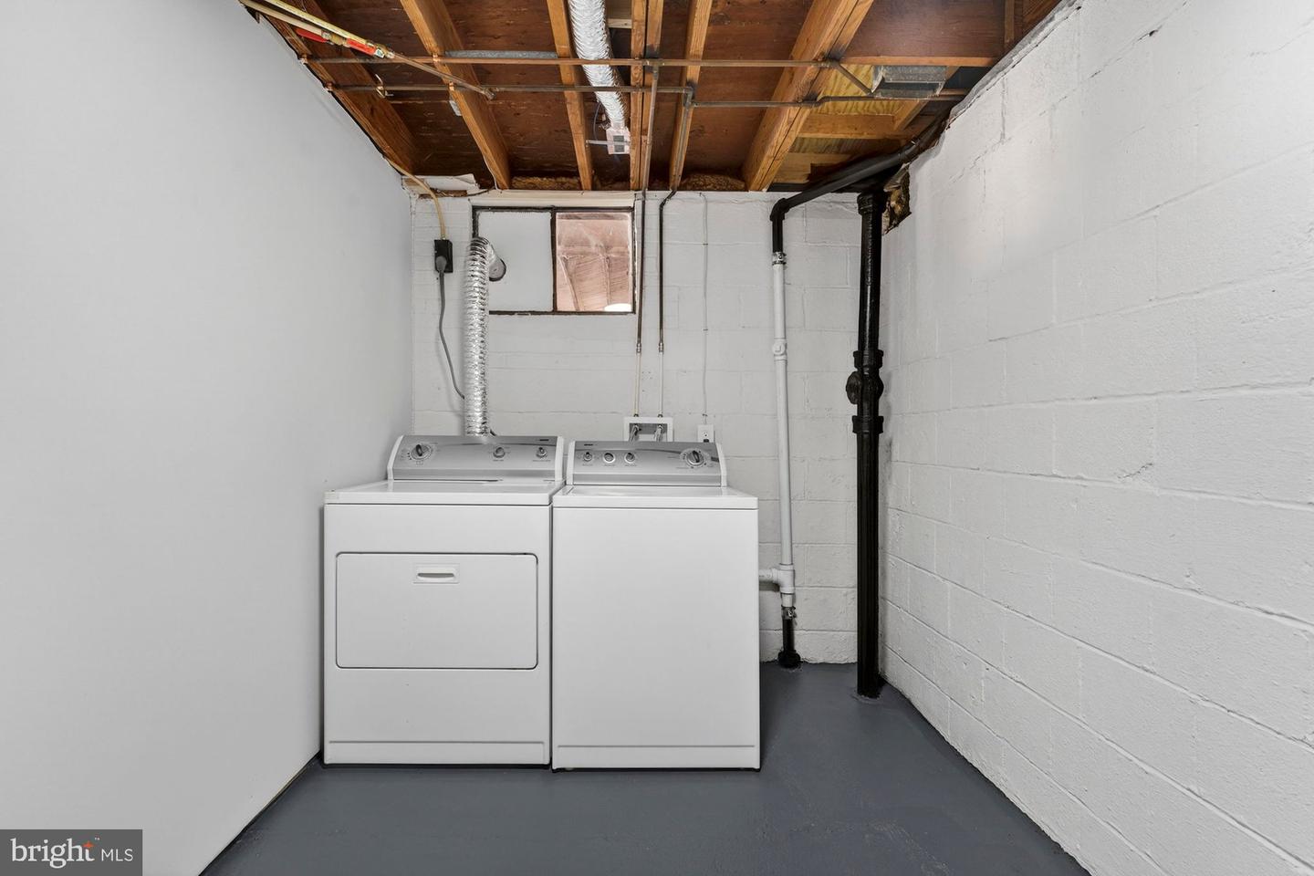 8612 COTTAGE ST SW, VIENNA, Virginia 22180, 4 Bedrooms Bedrooms, ,3 BathroomsBathrooms,Residential,For sale,8612 COTTAGE ST SW,VAFX2285420 MLS # VAFX2285420