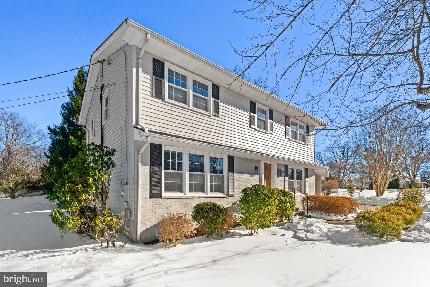 8612 COTTAGE ST SW, VIENNA, Virginia 22180, 4 Bedrooms Bedrooms, ,3 BathroomsBathrooms,Residential,For sale,8612 COTTAGE ST SW,VAFX2285420 MLS # VAFX2285420