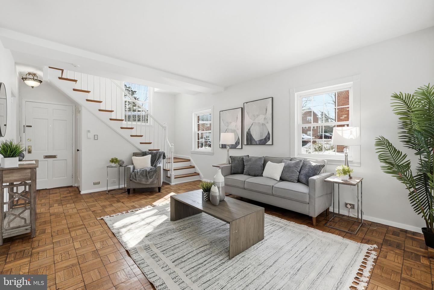 3608 GREENWAY PL, ALEXANDRIA, Virginia 22302, 2 Bedrooms Bedrooms, ,1 BathroomBathrooms,Residential,For sale,3608 GREENWAY PL,VAAX2053074 MLS # VAAX2053074