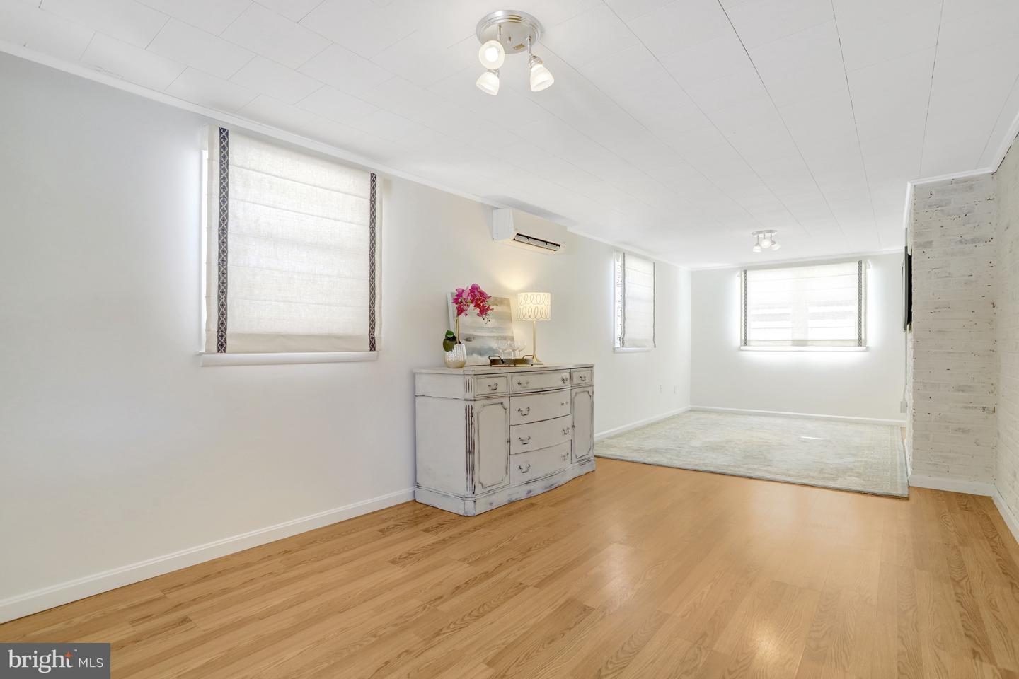 8304 LILAC LN, ALEXANDRIA, Virginia 22308, 3 Bedrooms Bedrooms, 12 Rooms Rooms,2 BathroomsBathrooms,Residential,For sale,8304 LILAC LN,VAFX2285484 MLS # VAFX2285484