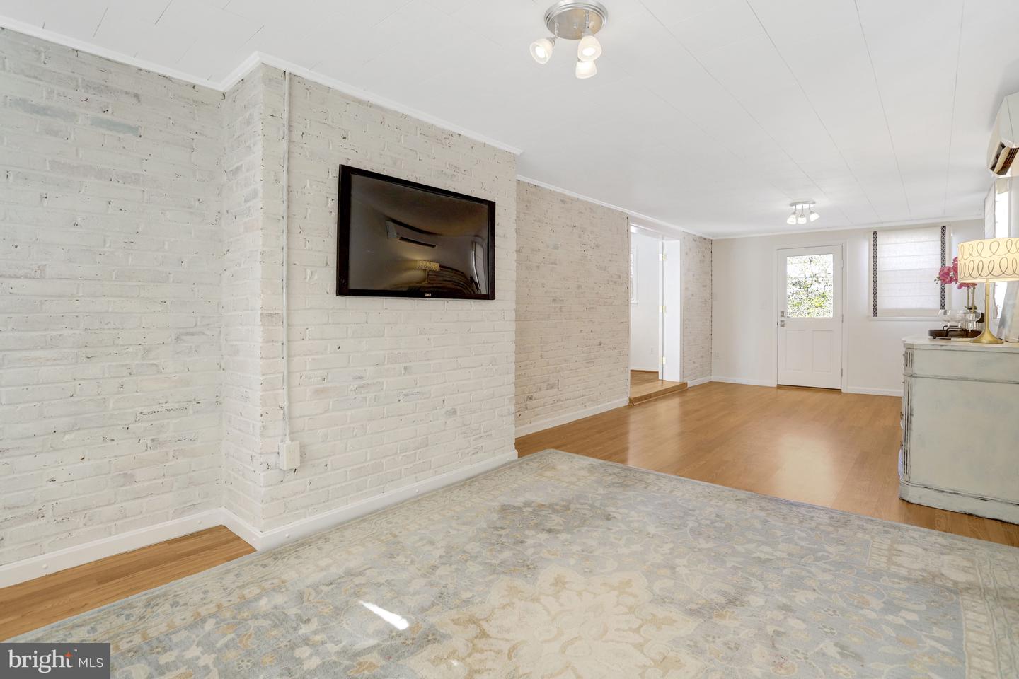 8304 LILAC LN, ALEXANDRIA, Virginia 22308, 3 Bedrooms Bedrooms, 12 Rooms Rooms,2 BathroomsBathrooms,Residential,For sale,8304 LILAC LN,VAFX2285484 MLS # VAFX2285484