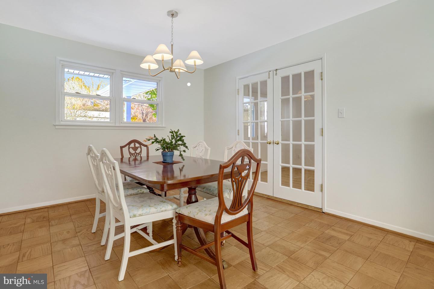 8304 LILAC LN, ALEXANDRIA, Virginia 22308, 3 Bedrooms Bedrooms, 12 Rooms Rooms,2 BathroomsBathrooms,Residential,For sale,8304 LILAC LN,VAFX2285484 MLS # VAFX2285484