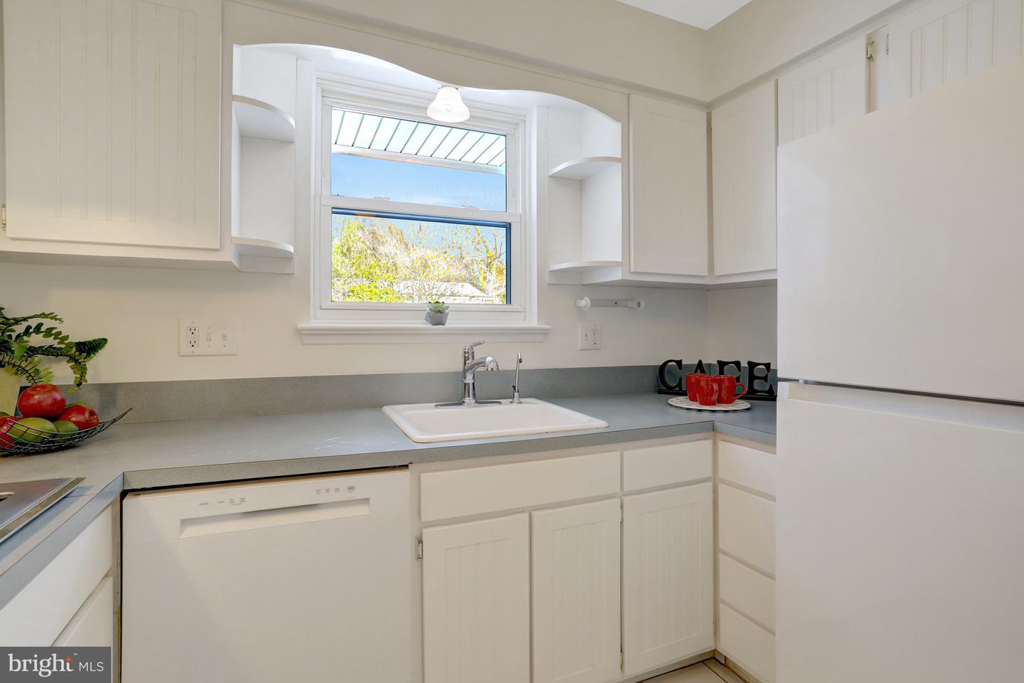 8304 LILAC LN, ALEXANDRIA, Virginia 22308, 3 Bedrooms Bedrooms, 12 Rooms Rooms,2 BathroomsBathrooms,Residential,For sale,8304 LILAC LN,VAFX2285484 MLS # VAFX2285484