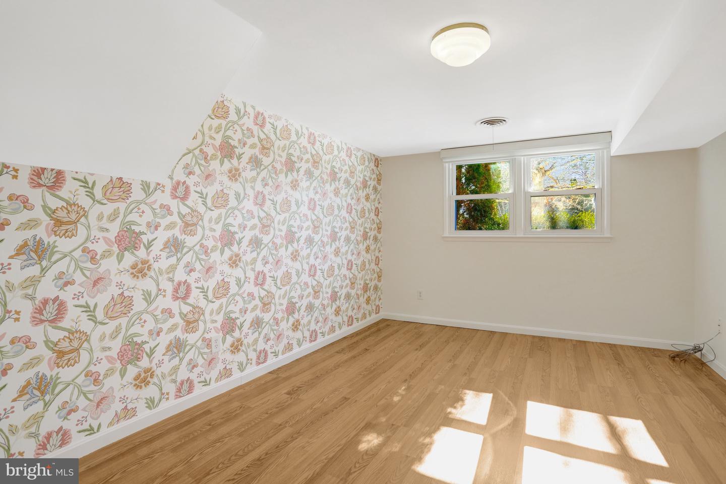 8304 LILAC LN, ALEXANDRIA, Virginia 22308, 3 Bedrooms Bedrooms, 12 Rooms Rooms,2 BathroomsBathrooms,Residential,For sale,8304 LILAC LN,VAFX2285484 MLS # VAFX2285484