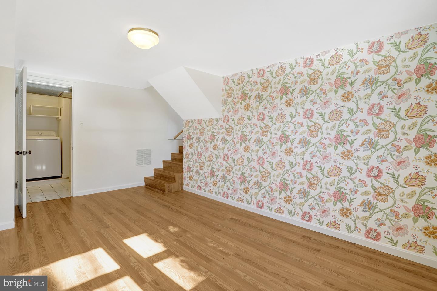 8304 LILAC LN, ALEXANDRIA, Virginia 22308, 3 Bedrooms Bedrooms, 12 Rooms Rooms,2 BathroomsBathrooms,Residential,For sale,8304 LILAC LN,VAFX2285484 MLS # VAFX2285484