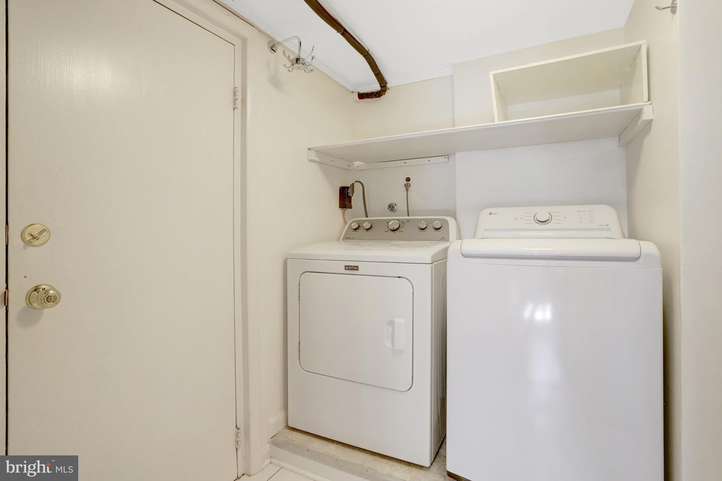 8304 LILAC LN, ALEXANDRIA, Virginia 22308, 3 Bedrooms Bedrooms, 12 Rooms Rooms,2 BathroomsBathrooms,Residential,For sale,8304 LILAC LN,VAFX2285484 MLS # VAFX2285484