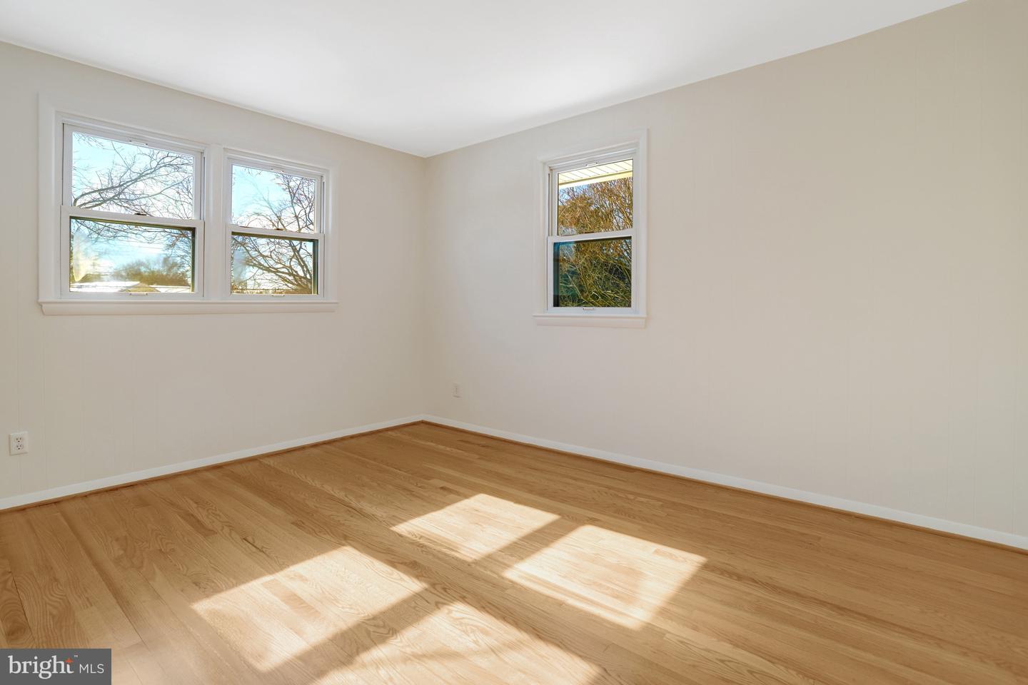 8304 LILAC LN, ALEXANDRIA, Virginia 22308, 3 Bedrooms Bedrooms, 12 Rooms Rooms,2 BathroomsBathrooms,Residential,For sale,8304 LILAC LN,VAFX2285484 MLS # VAFX2285484