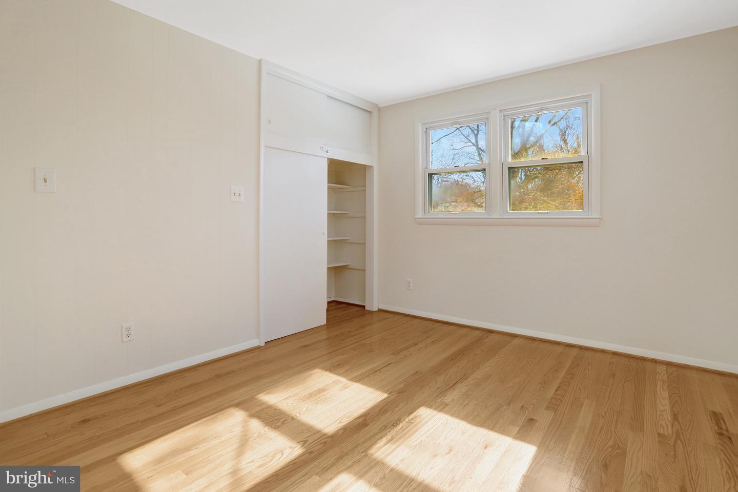 8304 LILAC LN, ALEXANDRIA, Virginia 22308, 3 Bedrooms Bedrooms, 12 Rooms Rooms,2 BathroomsBathrooms,Residential,For sale,8304 LILAC LN,VAFX2285484 MLS # VAFX2285484