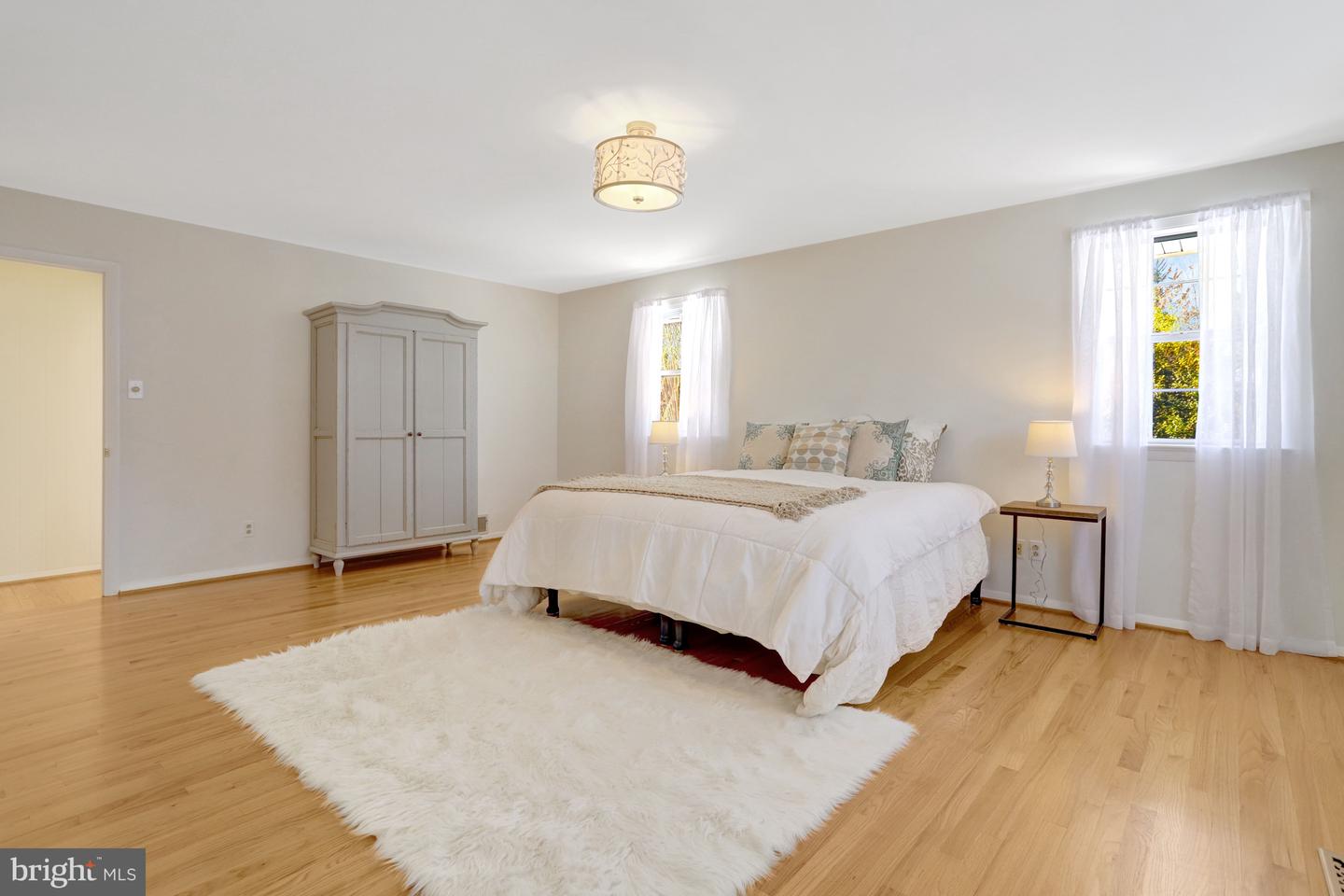 8304 LILAC LN, ALEXANDRIA, Virginia 22308, 3 Bedrooms Bedrooms, 12 Rooms Rooms,2 BathroomsBathrooms,Residential,For sale,8304 LILAC LN,VAFX2285484 MLS # VAFX2285484