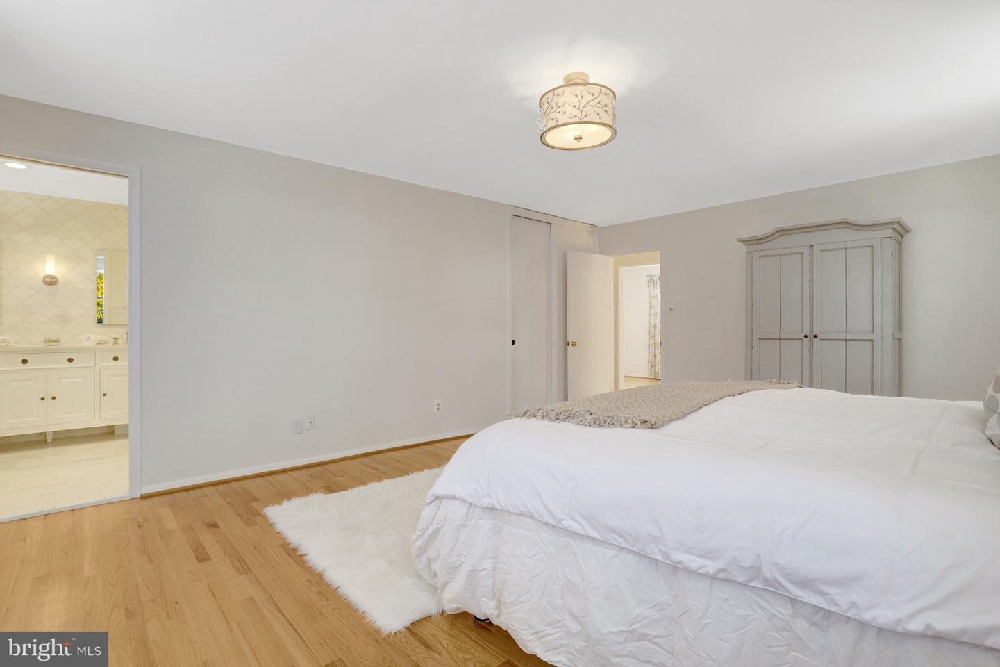 8304 LILAC LN, ALEXANDRIA, Virginia 22308, 3 Bedrooms Bedrooms, 12 Rooms Rooms,2 BathroomsBathrooms,Residential,For sale,8304 LILAC LN,VAFX2285484 MLS # VAFX2285484