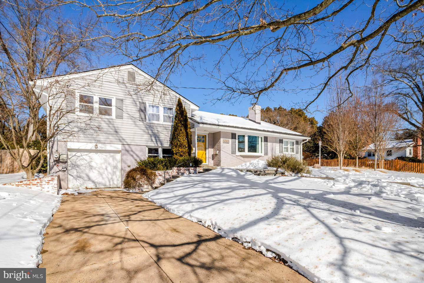 8304 LILAC LN, ALEXANDRIA, Virginia 22308, 3 Bedrooms Bedrooms, 12 Rooms Rooms,2 BathroomsBathrooms,Residential,For sale,8304 LILAC LN,VAFX2285484 MLS # VAFX2285484