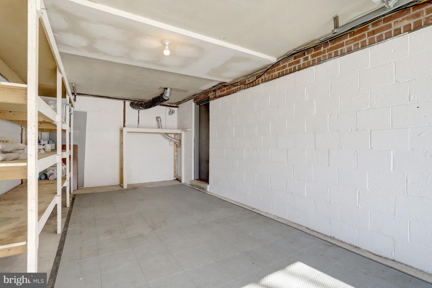 8304 LILAC LN, ALEXANDRIA, Virginia 22308, 3 Bedrooms Bedrooms, 12 Rooms Rooms,2 BathroomsBathrooms,Residential,For sale,8304 LILAC LN,VAFX2285484 MLS # VAFX2285484