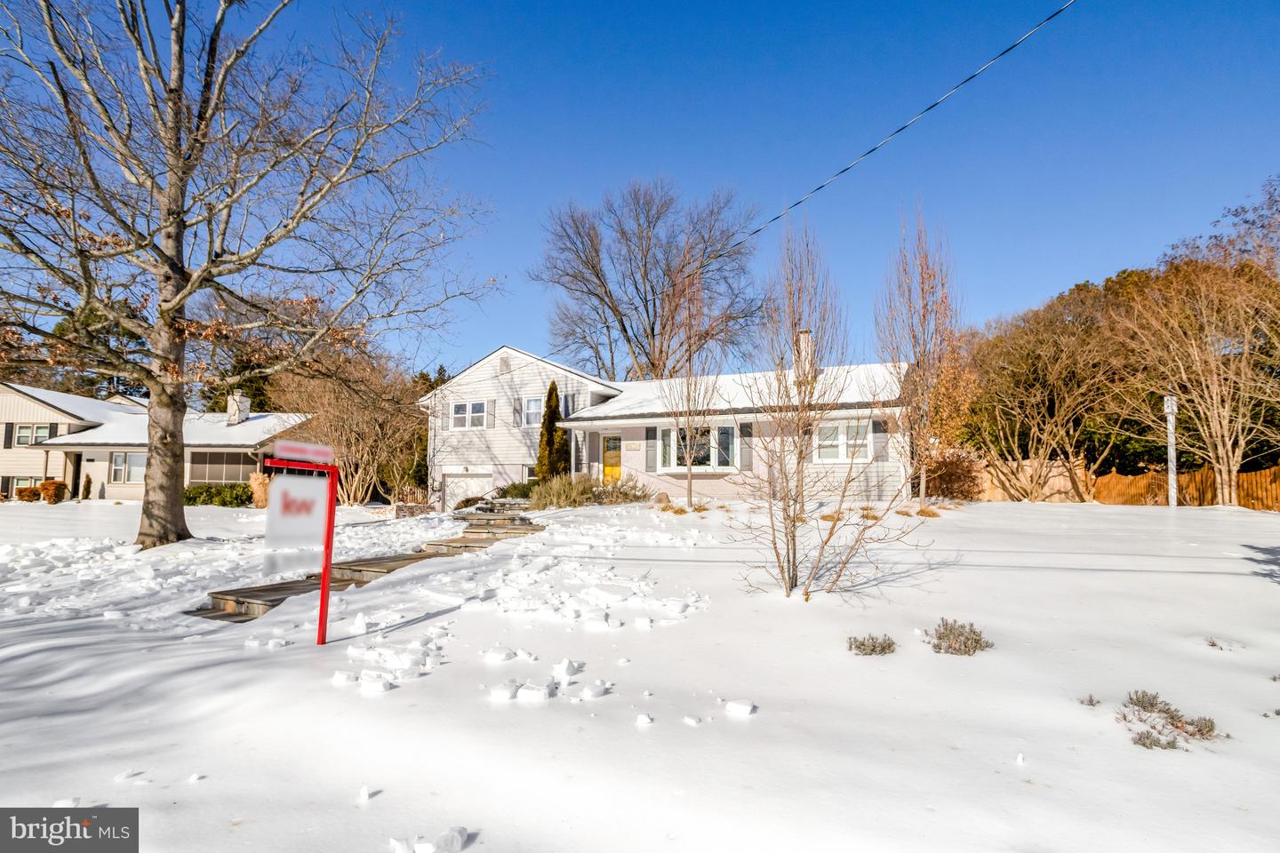 8304 LILAC LN, ALEXANDRIA, Virginia 22308, 3 Bedrooms Bedrooms, 12 Rooms Rooms,2 BathroomsBathrooms,Residential,For sale,8304 LILAC LN,VAFX2285484 MLS # VAFX2285484