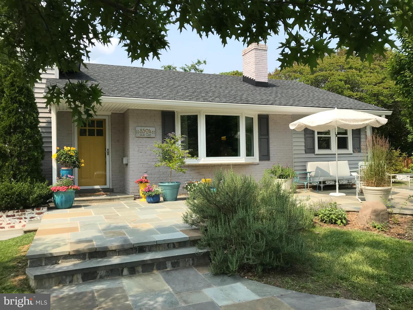 8304 LILAC LN, ALEXANDRIA, Virginia 22308, 3 Bedrooms Bedrooms, 12 Rooms Rooms,2 BathroomsBathrooms,Residential,For sale,8304 LILAC LN,VAFX2285484 MLS # VAFX2285484