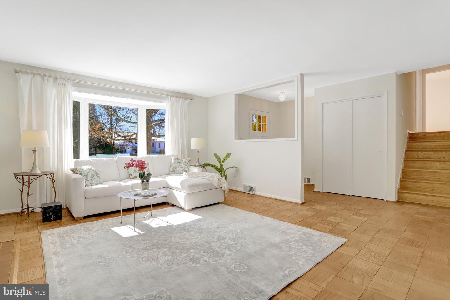 8304 LILAC LN, ALEXANDRIA, Virginia 22308, 3 Bedrooms Bedrooms, 12 Rooms Rooms,2 BathroomsBathrooms,Residential,For sale,8304 LILAC LN,VAFX2285484 MLS # VAFX2285484