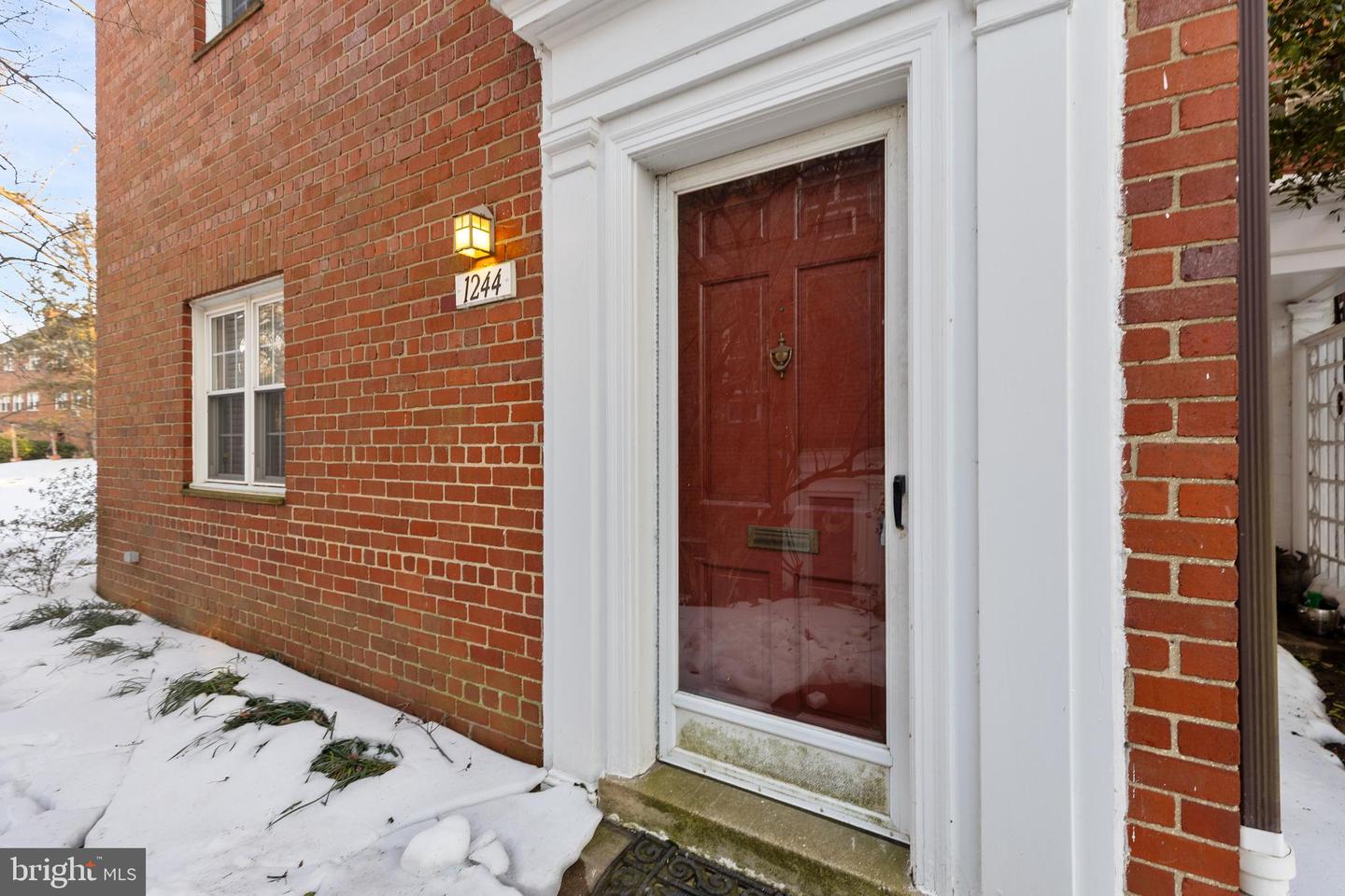 1244 MARTHA CUSTIS DR, ALEXANDRIA, Virginia 22302, 1 Bedroom Bedrooms, ,1 BathroomBathrooms,Residential,For sale,1244 MARTHA CUSTIS DR,VAAX2053102 MLS # VAAX2053102