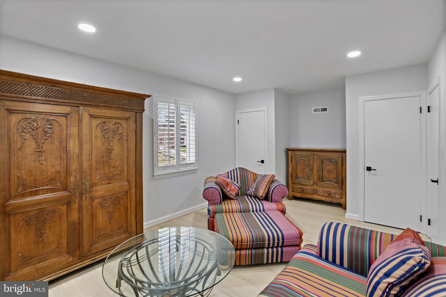 3906 RIDGE RD, ANNANDALE, Virginia 22003, 3 Bedrooms Bedrooms, 5 Rooms Rooms,2 BathroomsBathrooms,Residential,For sale,3906 RIDGE RD,VAFX2285696 MLS # VAFX2285696