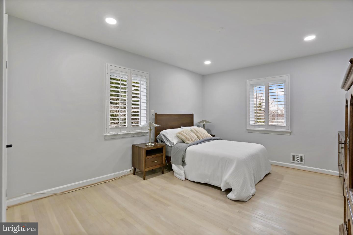 3906 RIDGE RD, ANNANDALE, Virginia 22003, 3 Bedrooms Bedrooms, 5 Rooms Rooms,2 BathroomsBathrooms,Residential,For sale,3906 RIDGE RD,VAFX2285696 MLS # VAFX2285696