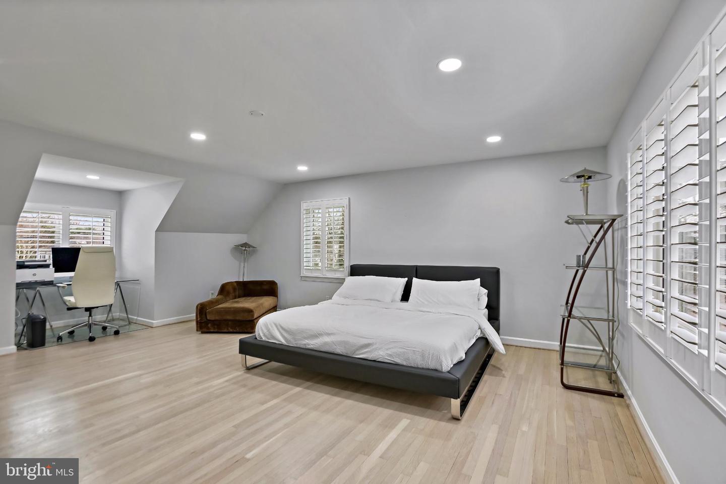 3906 RIDGE RD, ANNANDALE, Virginia 22003, 3 Bedrooms Bedrooms, 5 Rooms Rooms,2 BathroomsBathrooms,Residential,For sale,3906 RIDGE RD,VAFX2285696 MLS # VAFX2285696