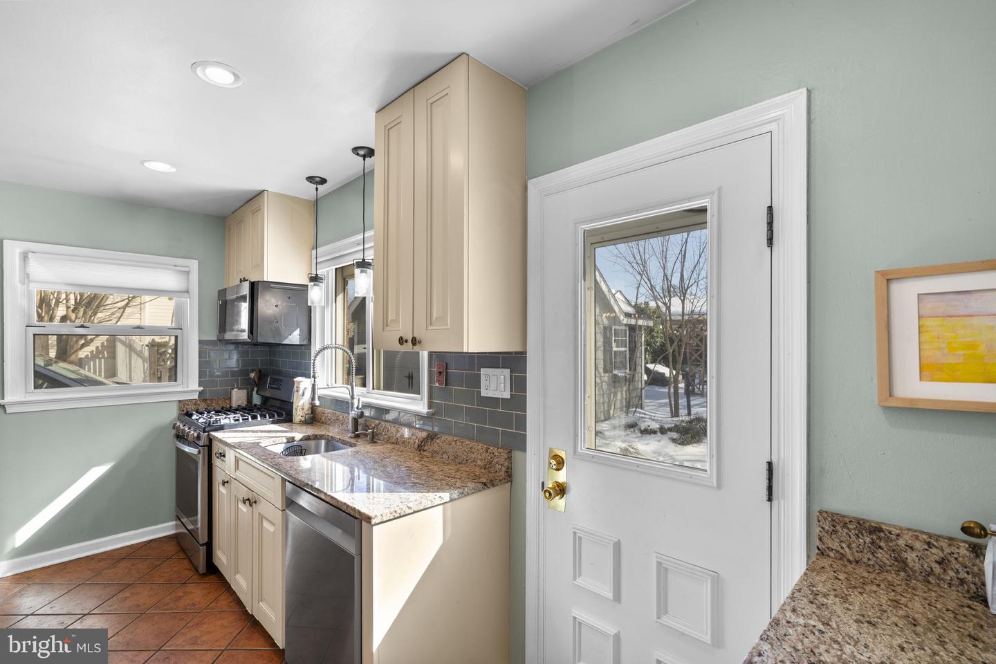 7005 GROVE RD, ALEXANDRIA, Virginia 22306, 3 Bedrooms Bedrooms, ,1 BathroomBathrooms,Residential,For sale,7005 GROVE RD,VAFX2285808 MLS # VAFX2285808