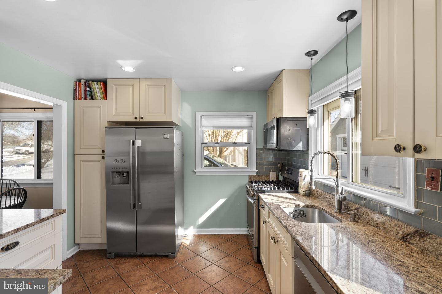 7005 GROVE RD, ALEXANDRIA, Virginia 22306, 3 Bedrooms Bedrooms, ,1 BathroomBathrooms,Residential,For sale,7005 GROVE RD,VAFX2285808 MLS # VAFX2285808