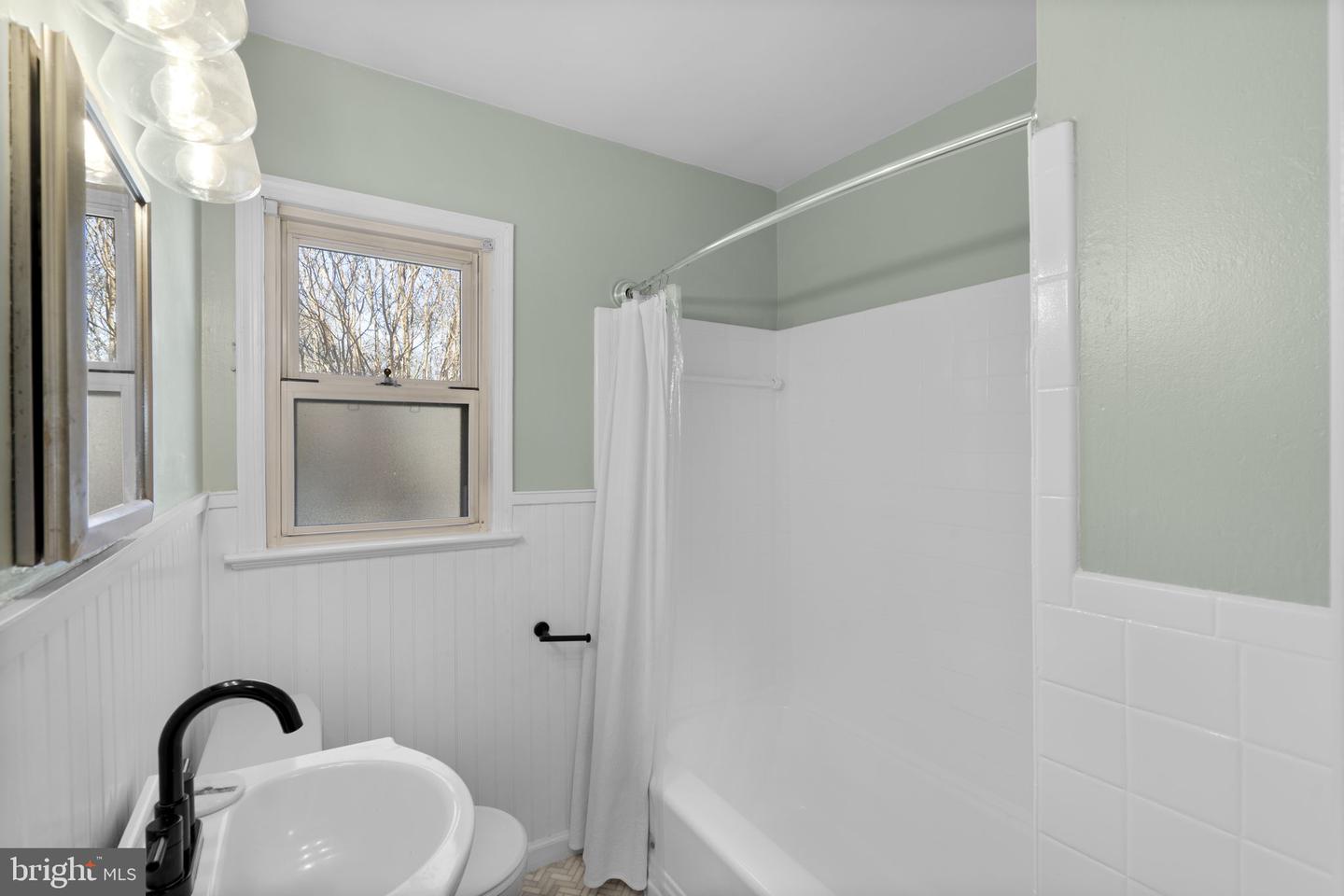 7005 GROVE RD, ALEXANDRIA, Virginia 22306, 3 Bedrooms Bedrooms, ,1 BathroomBathrooms,Residential,For sale,7005 GROVE RD,VAFX2285808 MLS # VAFX2285808