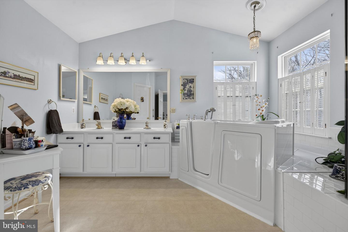 8372 TENBROOK DR, GAINESVILLE, Virginia 20155, 5 Bedrooms Bedrooms, ,3 BathroomsBathrooms,Residential,For sale,8372 TENBROOK DR,VAPW2110670 MLS # VAPW2110670