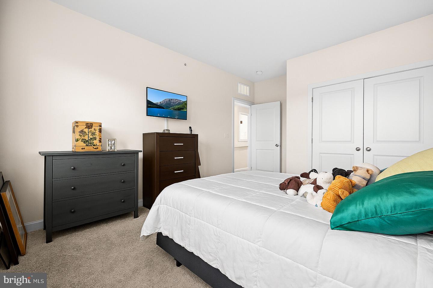 22530 WILSON VIEW TER, ASHBURN, Virginia 20148, 3 Bedrooms Bedrooms, ,2 BathroomsBathrooms,Residential,For sale,22530 WILSON VIEW TER,VALO2114110 MLS # VALO2114110 22530 WILSON VIEW TER, ASHBURN, Virginia 20148, 3 Bedrooms Bedrooms, ,2 BathroomsBathrooms,Residential,For sale,22530 WILSON VIEW TER,VALO2114110 MLS # VALO2114110