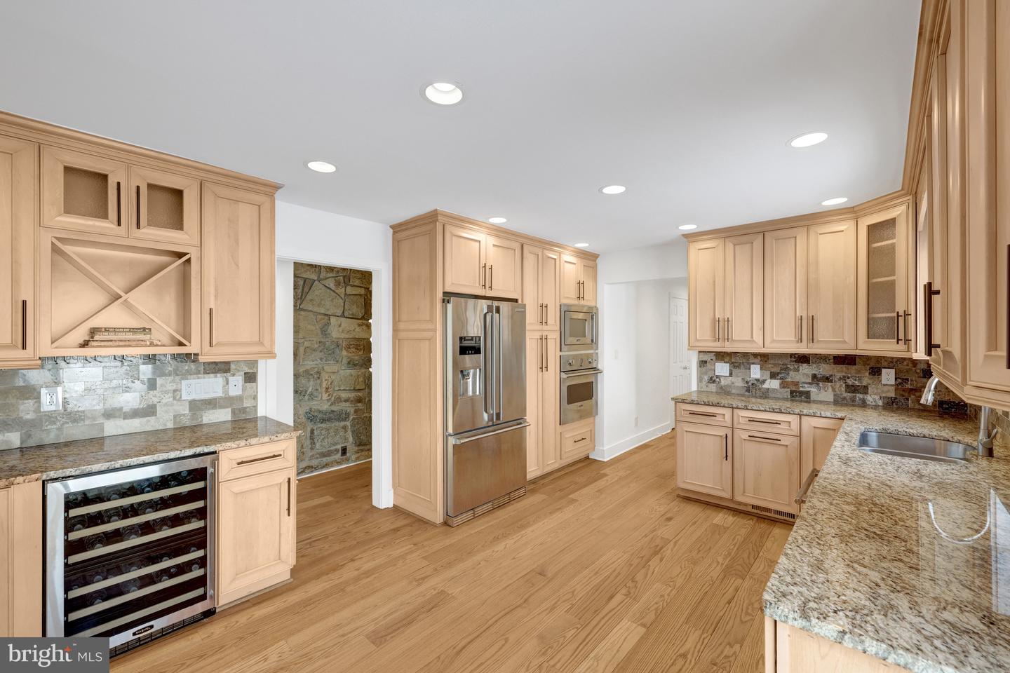 9982 BLACKBERRY LN, GREAT FALLS, Virginia 22066, 4 Bedrooms Bedrooms, ,3 BathroomsBathrooms,Residential,For sale,9982 BLACKBERRY LN,VAFX2286222 MLS # VAFX2286222