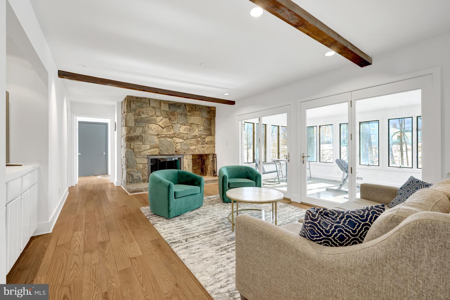 9982 BLACKBERRY LN, GREAT FALLS, Virginia 22066, 4 Bedrooms Bedrooms, ,3 BathroomsBathrooms,Residential,For sale,9982 BLACKBERRY LN,VAFX2286222 MLS # VAFX2286222