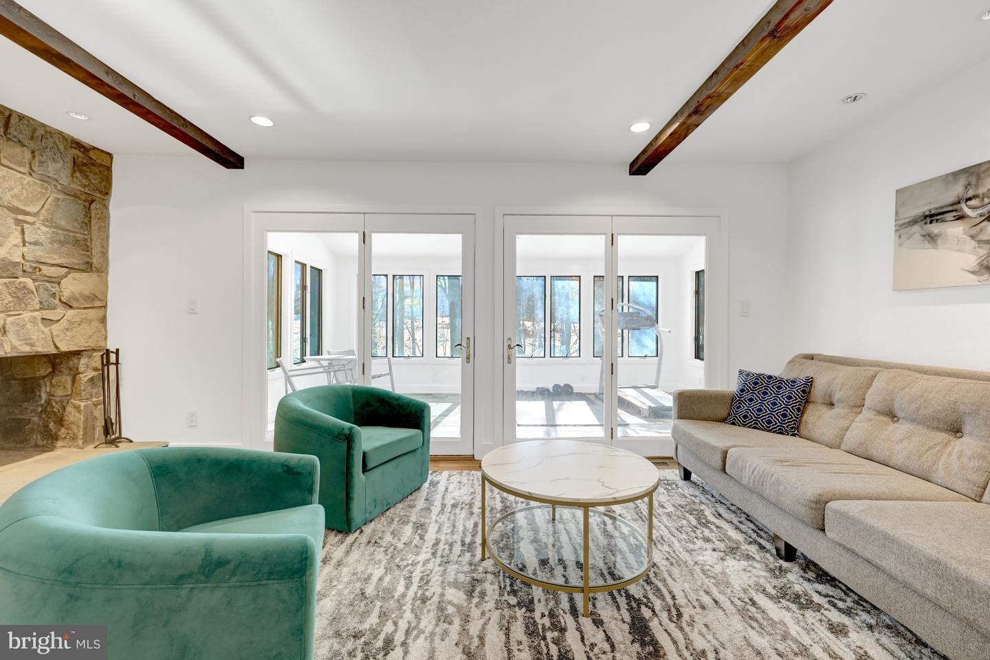 9982 BLACKBERRY LN, GREAT FALLS, Virginia 22066, 4 Bedrooms Bedrooms, ,3 BathroomsBathrooms,Residential,For sale,9982 BLACKBERRY LN,VAFX2286222 MLS # VAFX2286222