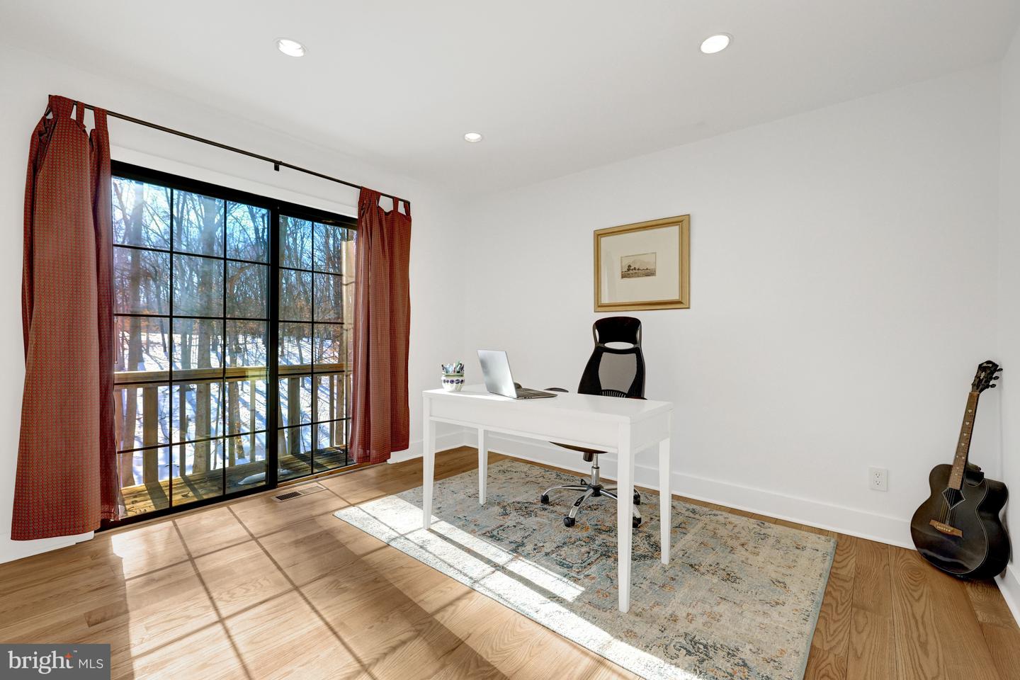 9982 BLACKBERRY LN, GREAT FALLS, Virginia 22066, 4 Bedrooms Bedrooms, ,3 BathroomsBathrooms,Residential,For sale,9982 BLACKBERRY LN,VAFX2286222 MLS # VAFX2286222