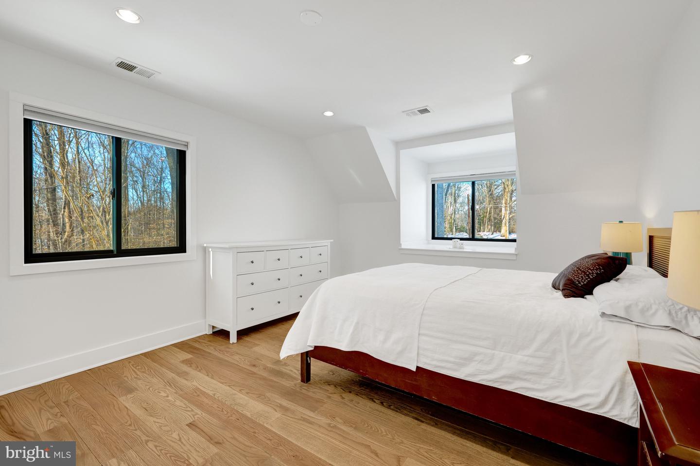 9982 BLACKBERRY LN, GREAT FALLS, Virginia 22066, 4 Bedrooms Bedrooms, ,3 BathroomsBathrooms,Residential,For sale,9982 BLACKBERRY LN,VAFX2286222 MLS # VAFX2286222