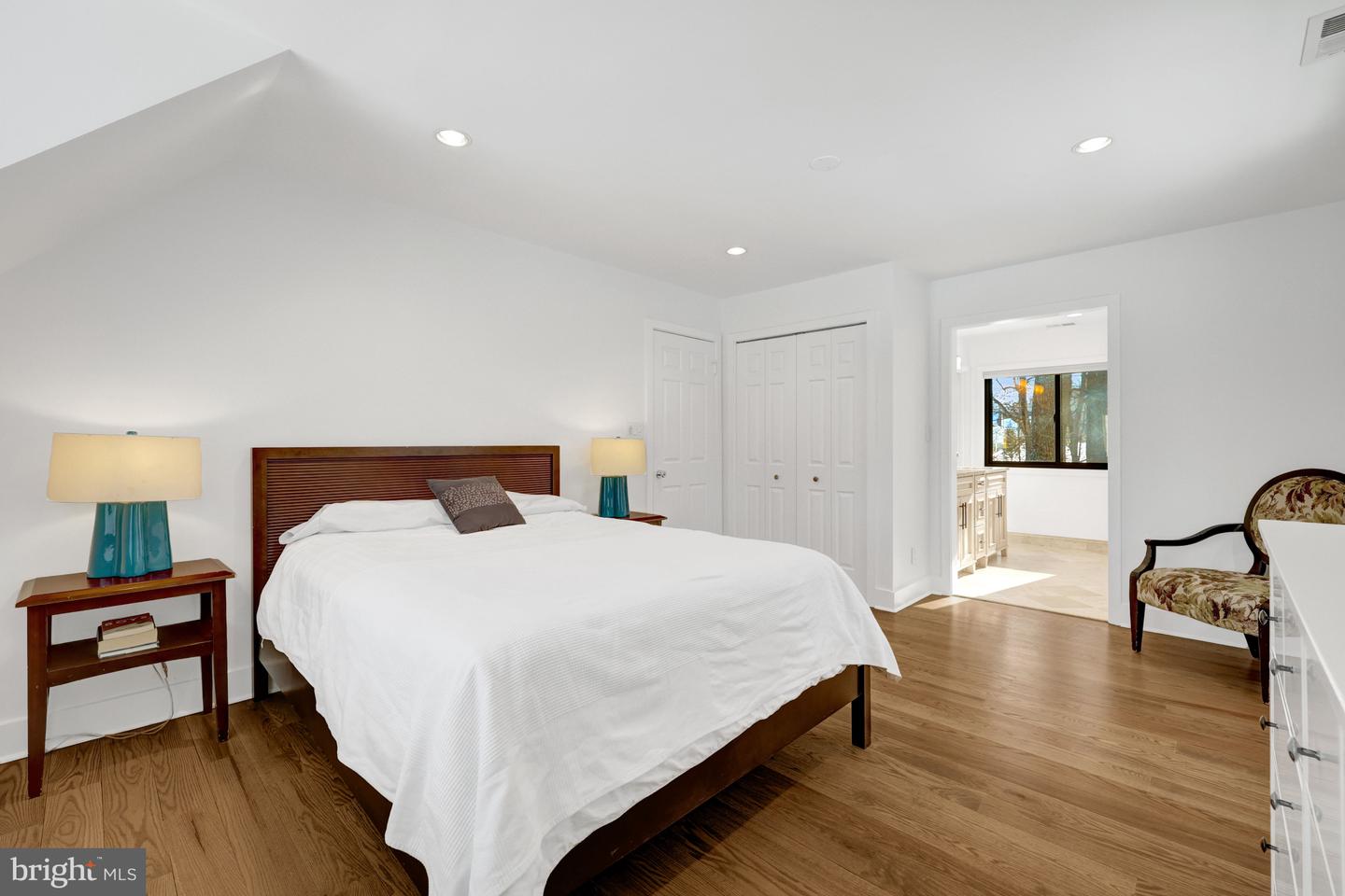 9982 BLACKBERRY LN, GREAT FALLS, Virginia 22066, 4 Bedrooms Bedrooms, ,3 BathroomsBathrooms,Residential,For sale,9982 BLACKBERRY LN,VAFX2286222 MLS # VAFX2286222