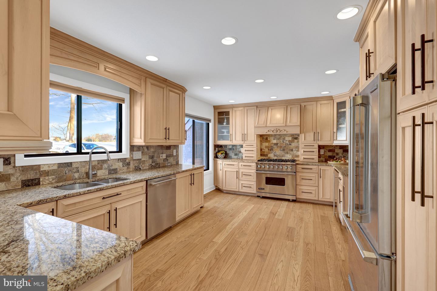 9982 BLACKBERRY LN, GREAT FALLS, Virginia 22066, 4 Bedrooms Bedrooms, ,3 BathroomsBathrooms,Residential,For sale,9982 BLACKBERRY LN,VAFX2286222 MLS # VAFX2286222