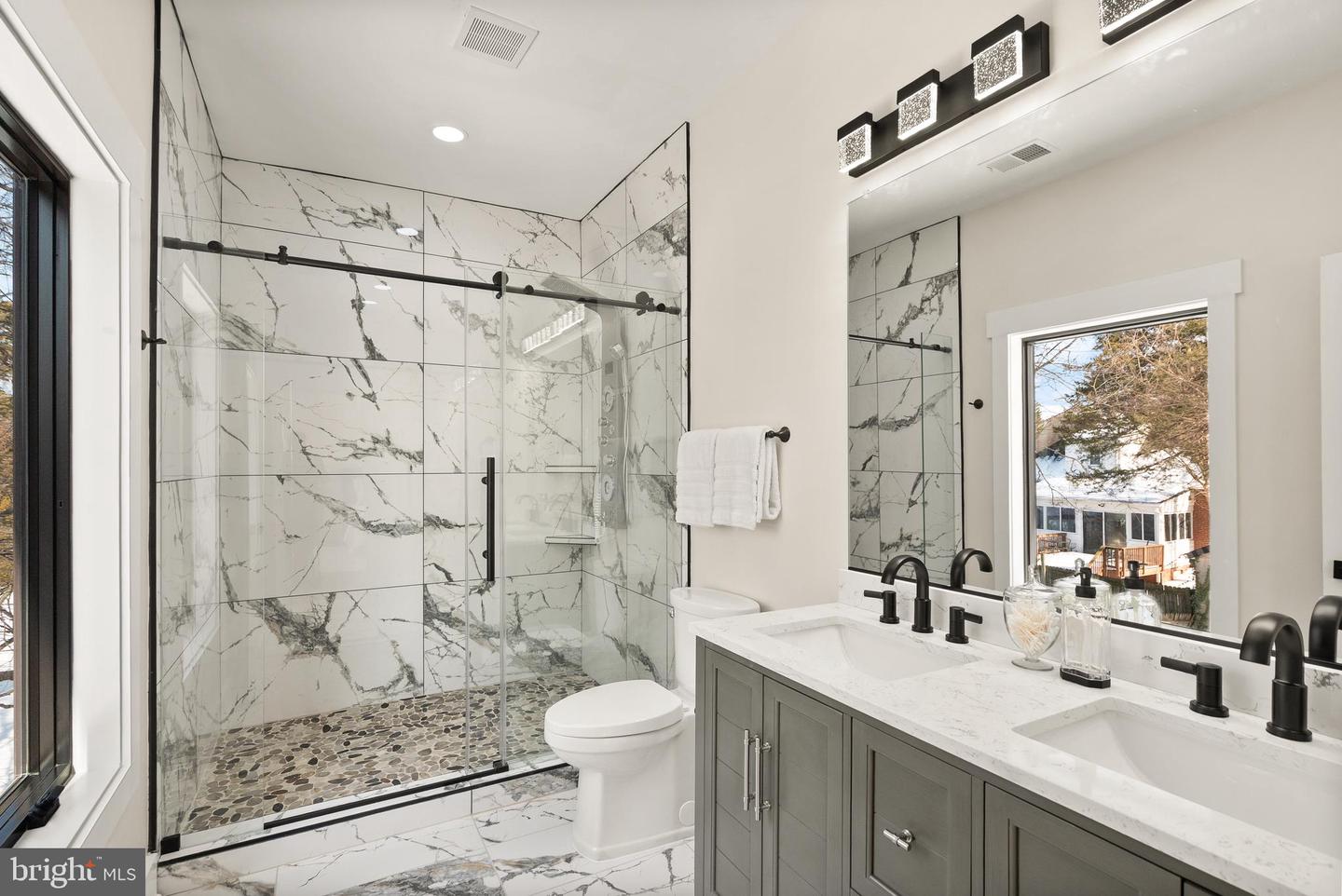 742 N GEORGE MASON DR, ARLINGTON, Virginia 22203, 6 Bedrooms Bedrooms, ,5 BathroomsBathrooms,Residential,For sale,742 N GEORGE MASON DR,VAAR2067918 MLS # VAAR2067918