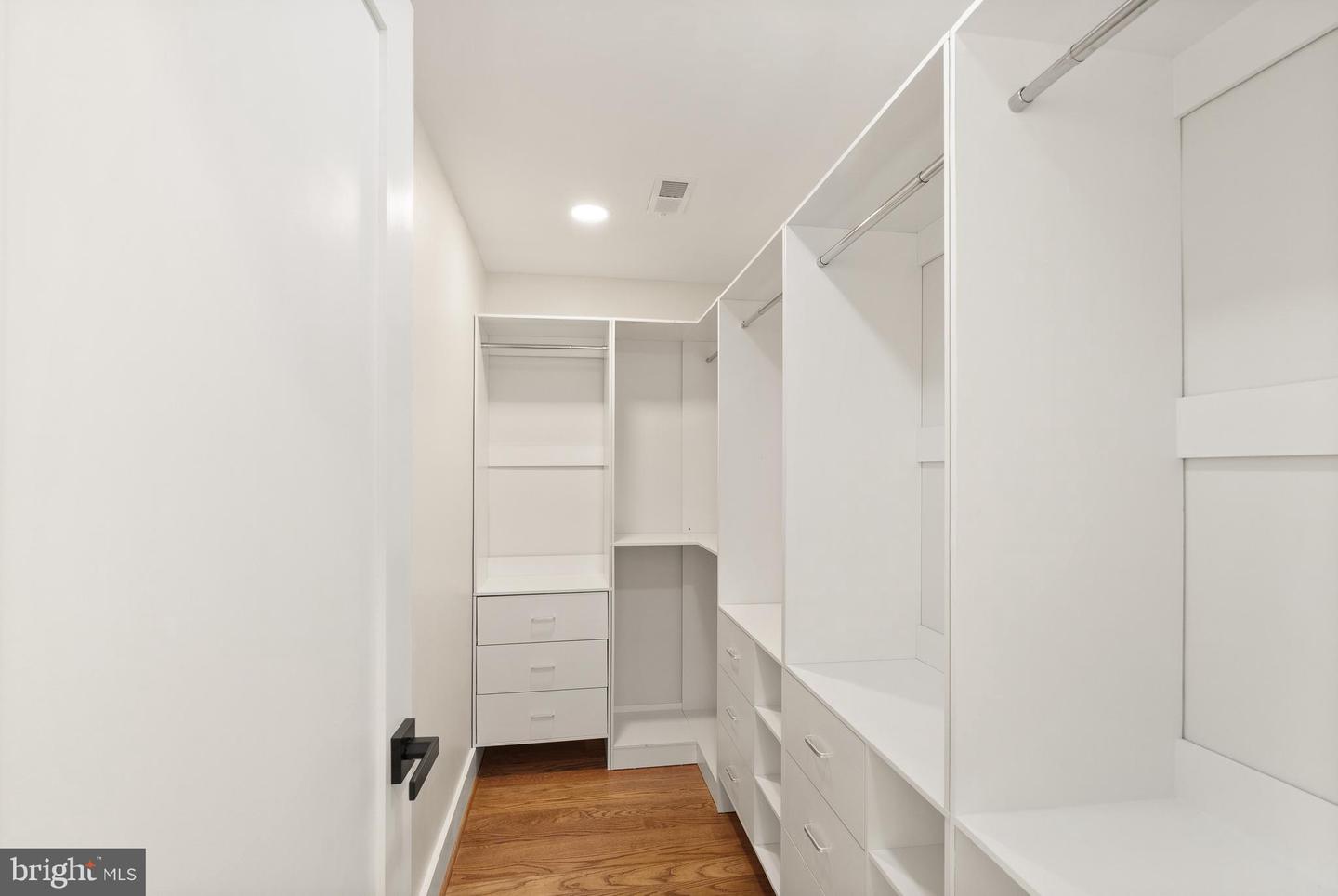 742 N GEORGE MASON DR, ARLINGTON, Virginia 22203, 6 Bedrooms Bedrooms, ,5 BathroomsBathrooms,Residential,For sale,742 N GEORGE MASON DR,VAAR2067918 MLS # VAAR2067918