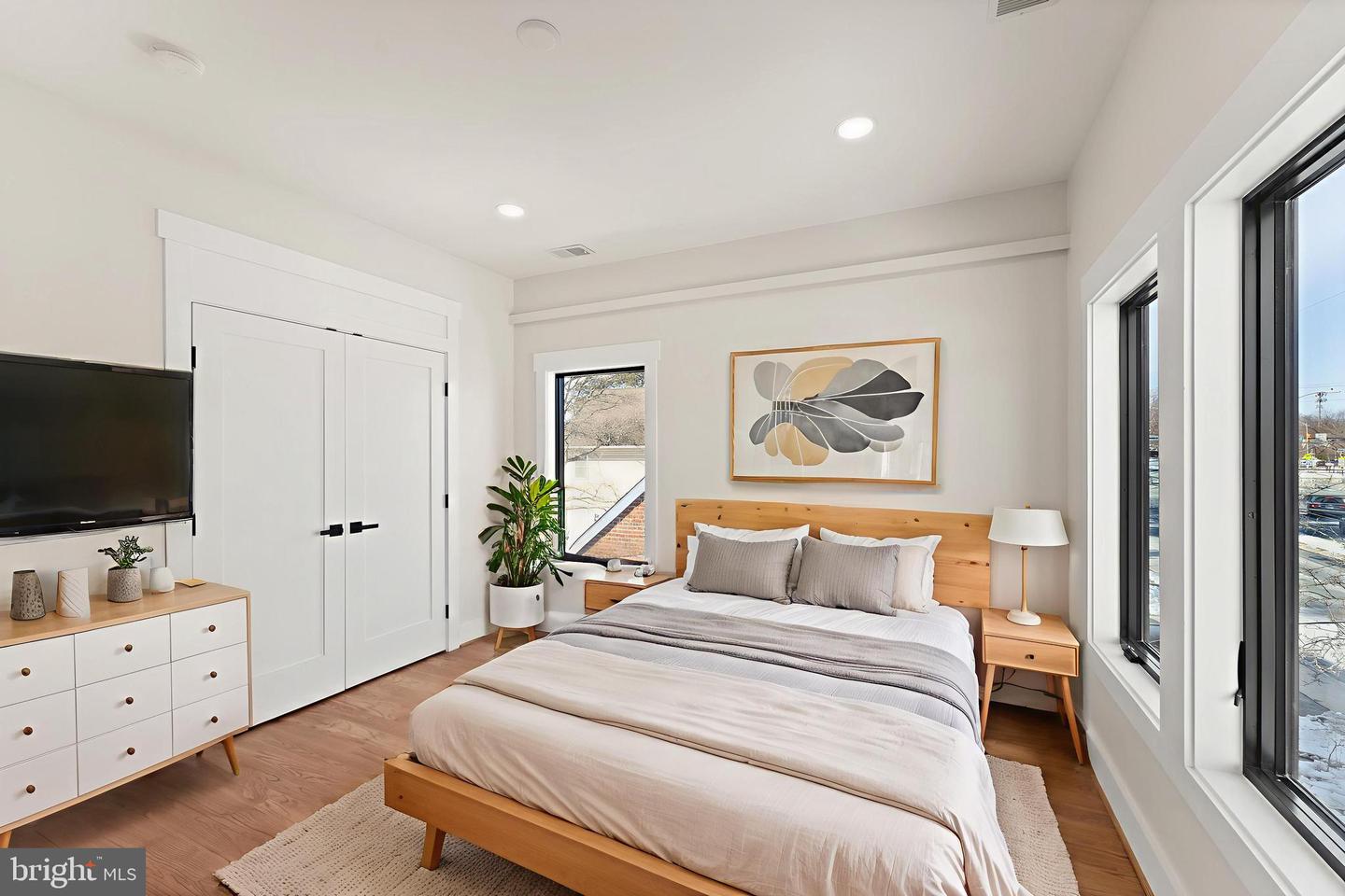 742 N GEORGE MASON DR, ARLINGTON, Virginia 22203, 6 Bedrooms Bedrooms, ,5 BathroomsBathrooms,Residential,For sale,742 N GEORGE MASON DR,VAAR2067918 MLS # VAAR2067918