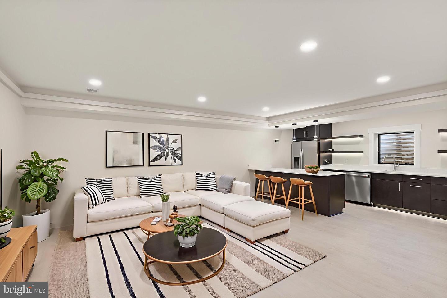 742 N GEORGE MASON DR, ARLINGTON, Virginia 22203, 6 Bedrooms Bedrooms, ,5 BathroomsBathrooms,Residential,For sale,742 N GEORGE MASON DR,VAAR2067918 MLS # VAAR2067918