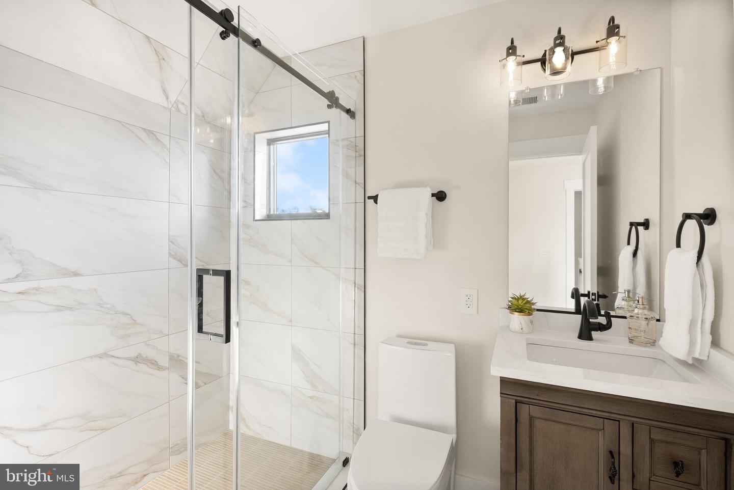 742 N GEORGE MASON DR, ARLINGTON, Virginia 22203, 6 Bedrooms Bedrooms, ,5 BathroomsBathrooms,Residential,For sale,742 N GEORGE MASON DR,VAAR2067918 MLS # VAAR2067918