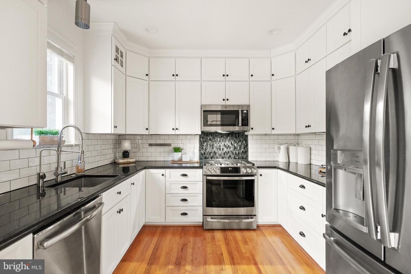 415 COMMONWEALTH AVE, ALEXANDRIA, Virginia 22301, 3 Bedrooms Bedrooms, ,3 BathroomsBathrooms,Residential,For sale,415 COMMONWEALTH AVE,VAAX2053332 MLS # VAAX2053332 415 COMMONWEALTH AVE, ALEXANDRIA, Virginia 22301, 3 Bedrooms Bedrooms, ,3 BathroomsBathrooms,Residential,For sale,415 COMMONWEALTH AVE,VAAX2053332 MLS # VAAX2053332