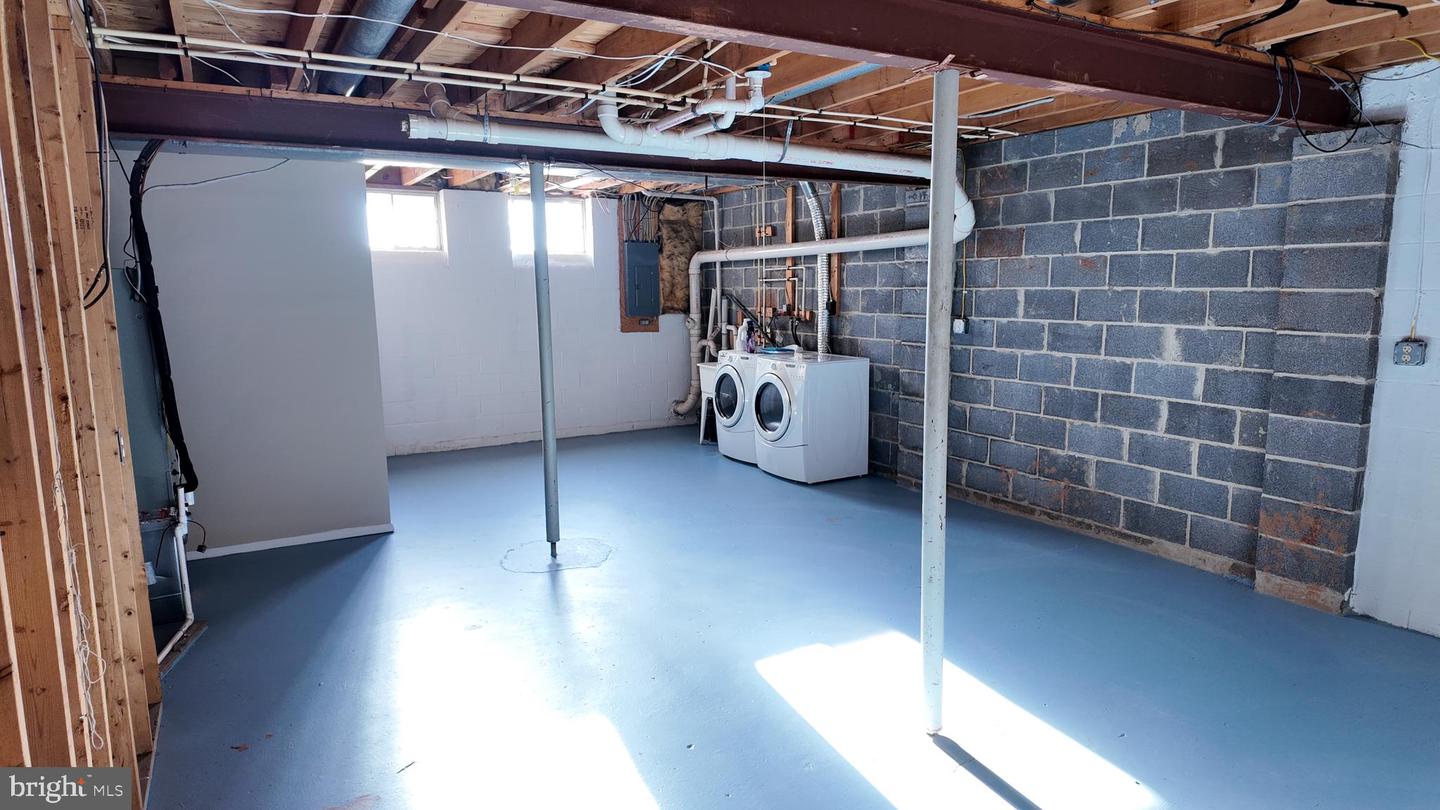 9064 MCRAE CT, MANASSAS, Virginia 20110, 2 Bedrooms Bedrooms, ,2 BathroomsBathrooms,Residential,For sale,9064 MCRAE CT,VAMN2010000 MLS # VAMN2010000