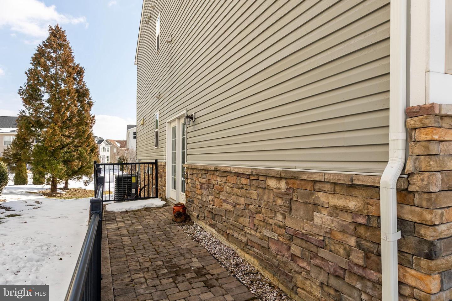 100 FLYFOOT DR, STEPHENSON, Virginia 22656, 4 Bedrooms Bedrooms, 8 Rooms Rooms,3 BathroomsBathrooms,Residential,For sale,100 FLYFOOT DR,VAFV2039162 MLS # VAFV2039162